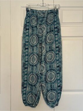 Lotus and Luna Boho Teal Printed Harem Pants - Size Petite M - Like New